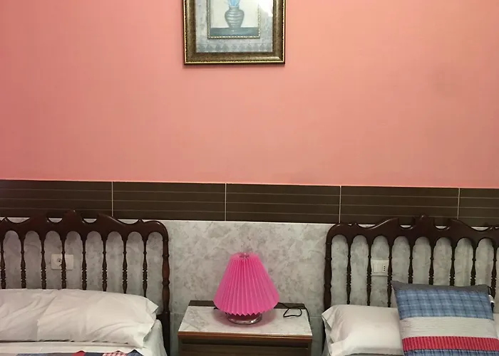 Konukevi Hostal O Labrador 3*